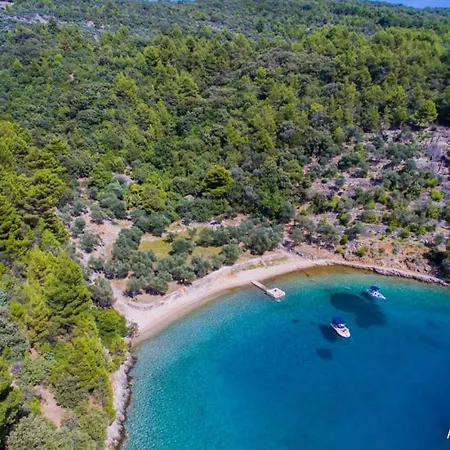 Miholascica 3 In Island By Guide Villa *