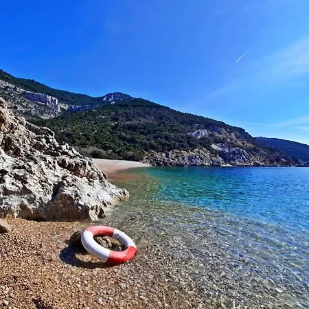 Villa Miholascica 3 In Island By Guide Cres
