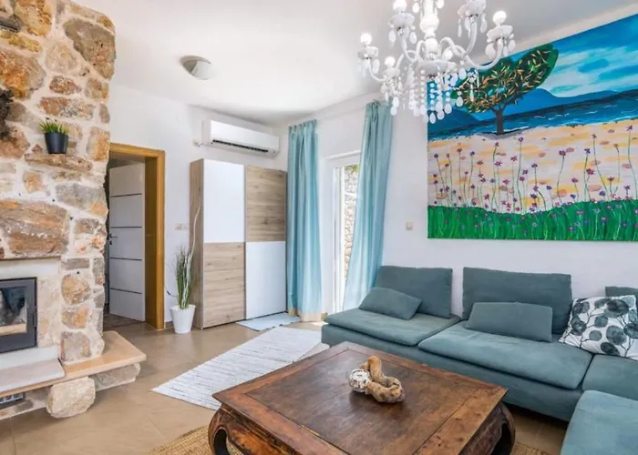 Miholascica 3 In Island By Guide Villa *