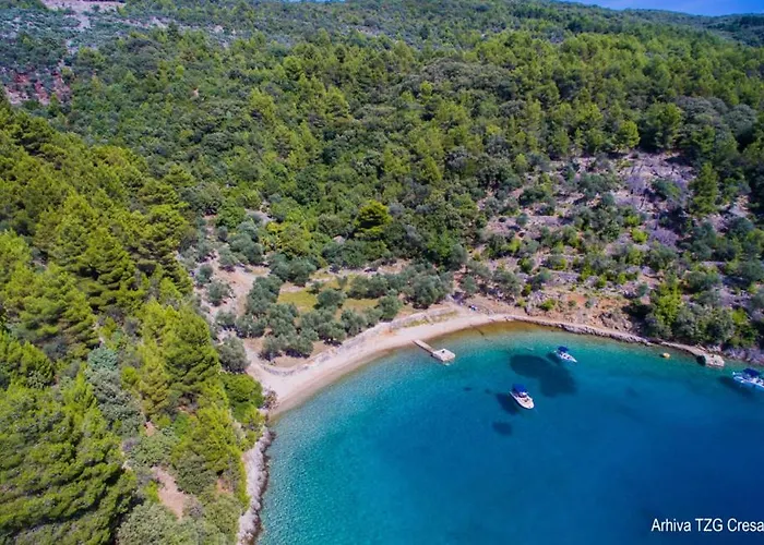 Miholascica 3 In Island By Guide Villa *