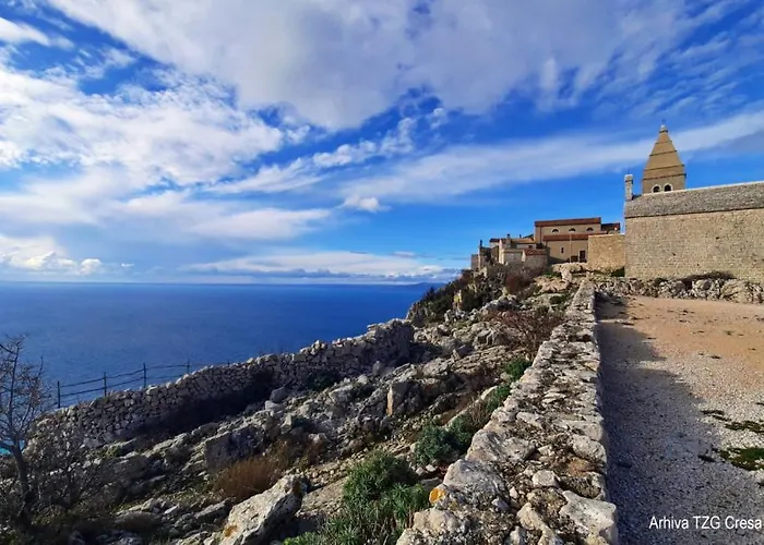 Miholascica 3 In Island By Guide Villa *