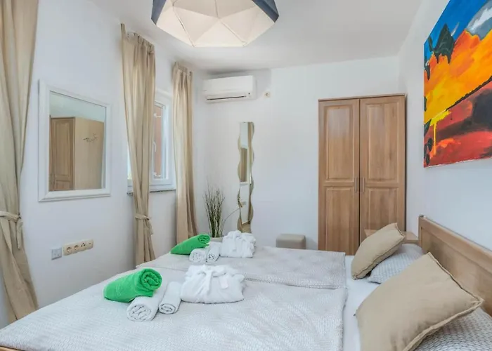 Villa Miholascica 3 In Island By Guide Cres