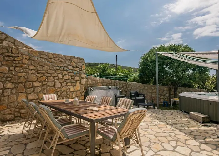 Miholascica 3 In Island By Guide Villa Cres