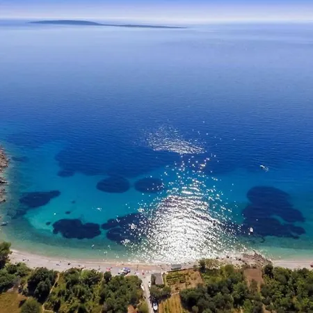 Miholascica 3 In Island By Guide * Cres