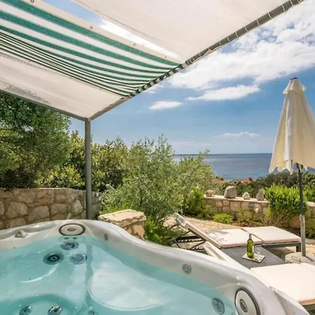 Miholascica 3 In Island By Guide Villa *