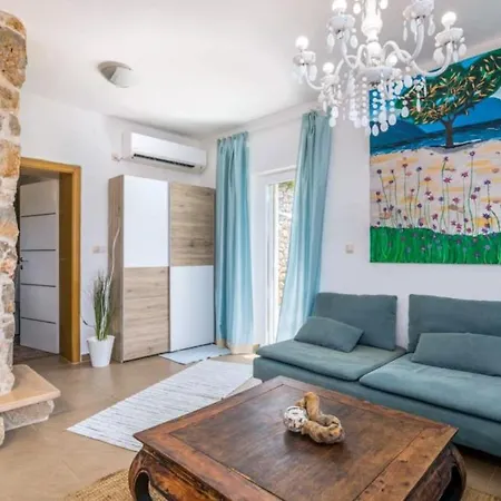Miholascica 3 In Island By Guide Villa *