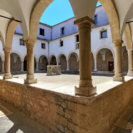 Miholascica 3 In Island By Guide Vila *