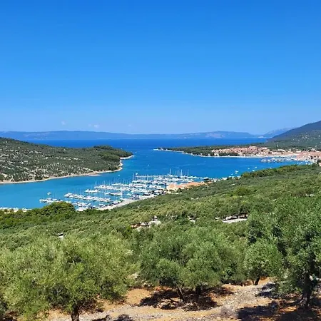 Miholascica 3 In Island By Guide * Cres