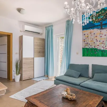Miholascica 3 In Island By Guide Villa Cres