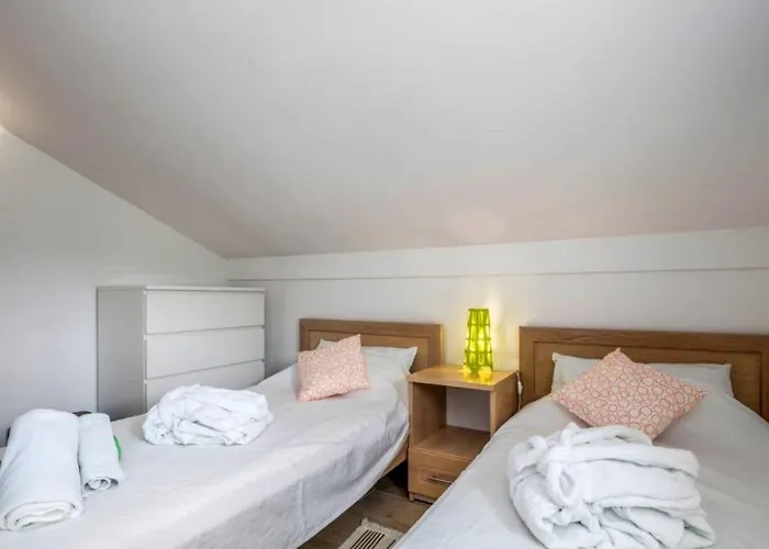 Miholascica 3 In Island By Guide Vila