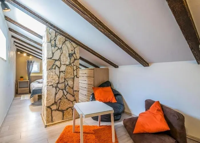 Vila Miholascica 3 In Island By Guide *