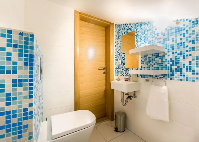 Miholascica 3 In Island By Guide Cres