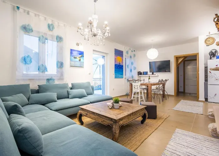 Miholascica 3 In Island By Guide * Cres