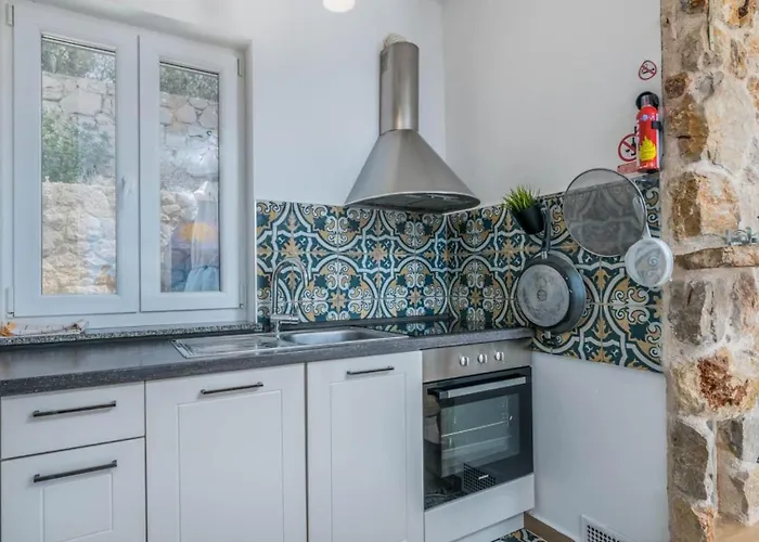 Vila Miholascica 3 In Island By Guide