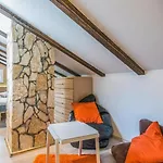 Miholascica 3 In Island By Guide * Cres