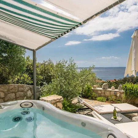 Villa Miholascica 3 In Island By Guide Cres